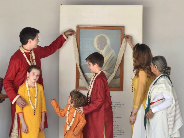 ರಾಷ್ಟ್ರಪಿತನಿಗೆ ನಮನ