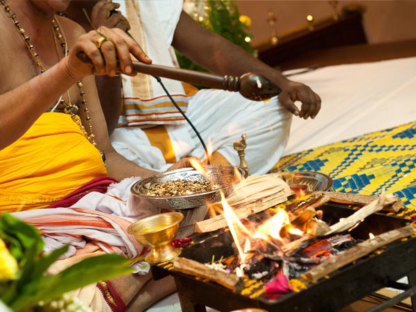 ದೃಷ್ಟಿ ದೋಷ ಪರಿಹಾರಕ್ಕೆ ವ್ಯಾಘ್ರ ನೇತ್ರ ಮಾಲೆ ಧಾರಣೆ