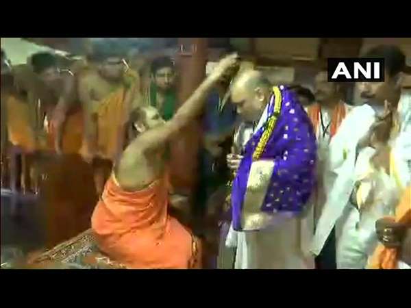 ವಿದ್ಯಾಪ್ರಸನ್ನ ಶ್ರೀಗಳ ಆಶೀರ್ವಾದ ಪಡೆದ ಶಾ