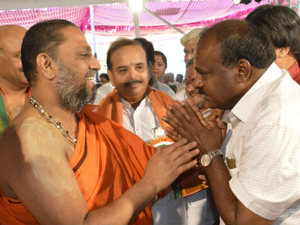 ಹಿರಿಯರ ಆಶೀರ್ವಾದ ಸಿಕ್ಕರೆ ನೂರು ಕೋಟಿ
