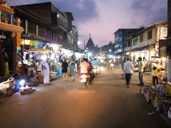 ಅಂಗಡಿ ವ್ಯಾಪಾರಿಗಳು ಗರಂ