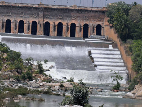 ಟ್ವಿಟ್ಟರ್ ನಲ್ಲಿ ಶಾಂತಿಮಂತ್ರ ಪಠಣ