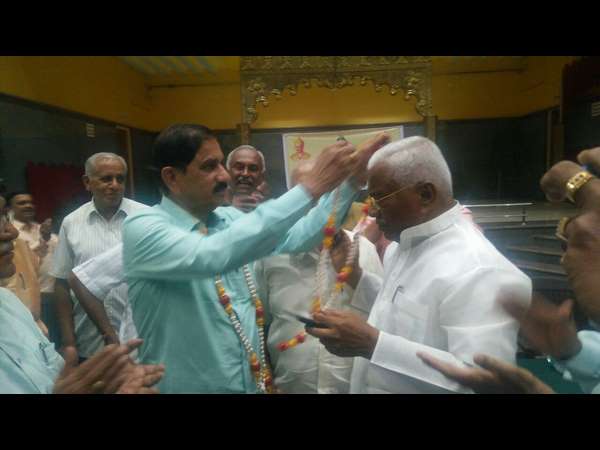 ಸಾರ್ವಜನಿಕ ಹಾಗೂ ಪಕ್ಷದ ವೇದಿಕೆಗಳಲ್ಲಿ ಆಸಮಾಧಾನ ಹೊರಕ್ಕೆ