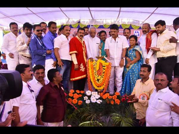ಹಲವರ ಉಪಸ್ಥಿತಿ