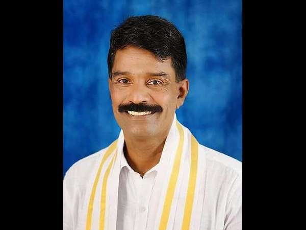 ಯುಟಿ ಖಾದರ್ ಎದುರು ಸಂತೋಶ್ ರೈ