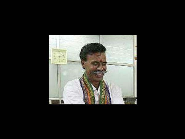 ಟೈರ್ ರಿಮೋಲ್ಡಿಂಗ್ ವ್ಯವಹಾರ ಮಾಡುತ್ತಿದ್ದಾರೆ