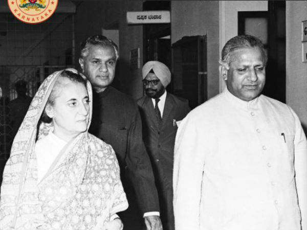ಲಕೋಟೆಯಲ್ಲಿರುತ್ತಿತ್ತು ಮುಮಂ ಹೆಸರು