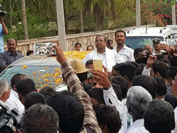 ಕಾಂಗ್ರೆಸ್ ಪಕ್ಷದ ಐಕಾನ್