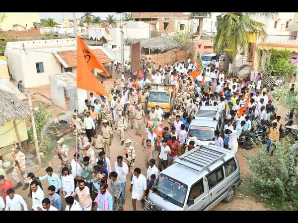 ಪ್ರಶ್ನೆ: ಗಣಿ ವ್ಯವಹಾರದಲ್ಲಿ ನೀವಿದ್ದೀರಾ? ಜಿ. ಜನಾರ್ದನರೆಡ್ಡಿ ಪ್ರಚಾರ ನಿರ್ವಹಿಸುತ್ತಿರುವ ಬಗ್ಗೆ?