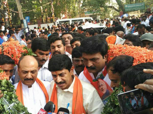 ಹ್ಯಾರಿಸ್ ನಂತರ ಯಾವ ಶಾಸಕರು ಉತ್ತಮ ಕೆಲಸ ಮಾಡಿದ್ದಾರೆ?