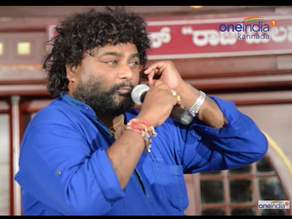 ಪೊರ್ಕಿ ತಿಕ್ಲ ಡಿಕ್ಟೇಟರ್ ದುರಂಕಾರಿ ಹುಚ್ಚ ವೆಂಕಟ್
