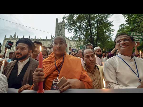 ಅತ್ಯಾಚಾರ ವಿರೋಧಿಸಿ ಕ್ಯಾಂಡಲ್ ಲೈಟ್ ಮಾರ್ಚ್