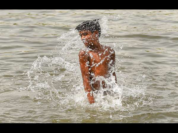 ನದಿಯಲ್ಲಿಯೇ ಇದ್ದುಬಿಡು ಅನ್ನುತ್ತಿದೆ ಮನಸ್ಸು
