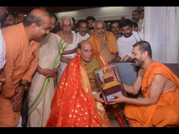 ಒಡೆದು ಆಳುವ ನೀತಿ