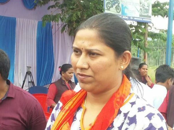 ಕರಾವಳಿಯಲ್ಲಿ ಅಭಿಮಾನಿಗಳ ಸಂಖ್ಯೆಯೂ ಏನೇನೂ ಇಲ್ಲ.