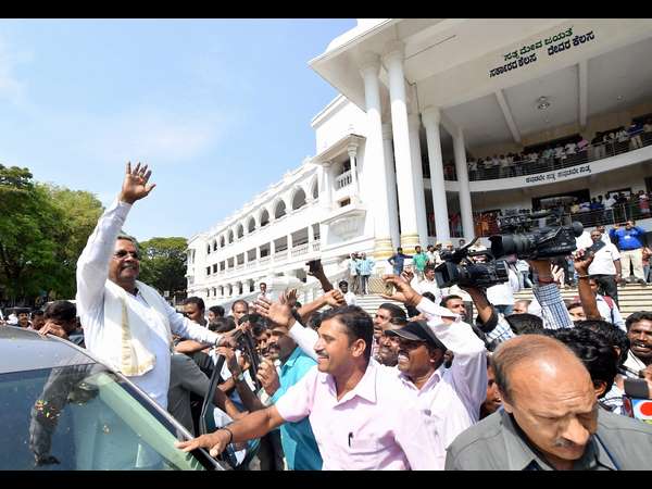 ಸಿದ್ದರಾಮಯ್ಯ ಚಾಮುಂಡೇಶ್ವರಿಯಲ್ಲಿ ನಾಮಪತ್ರ ಸಲ್ಲಿಸಿದ ಸಮಯ