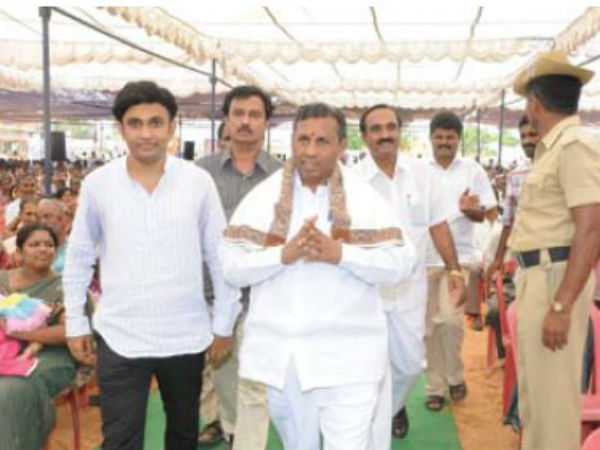 ಮೊಯ್ಲಿ, ಮುನಿಯಪ್ಪ, ಜಿಲ್ಲೆಯ ಹಿರಿಯ ಮುಖಂಡರ ಜೊತೆ ನಿಮ್ಮ ಸಂಬಂಧ