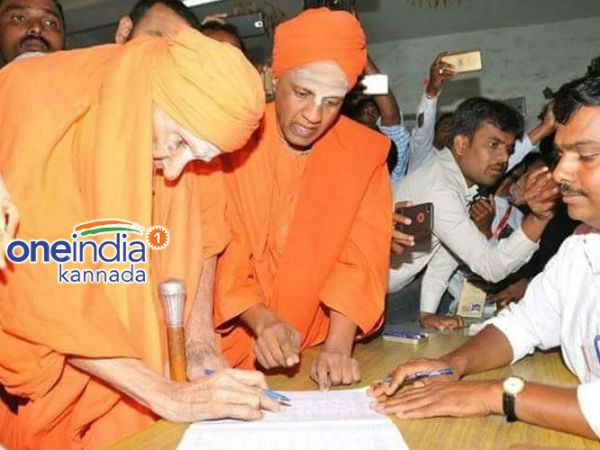 ಸಿದ್ದಗಂಗಾಶ್ರೀಗಳಿಂದ ಮತದಾನ