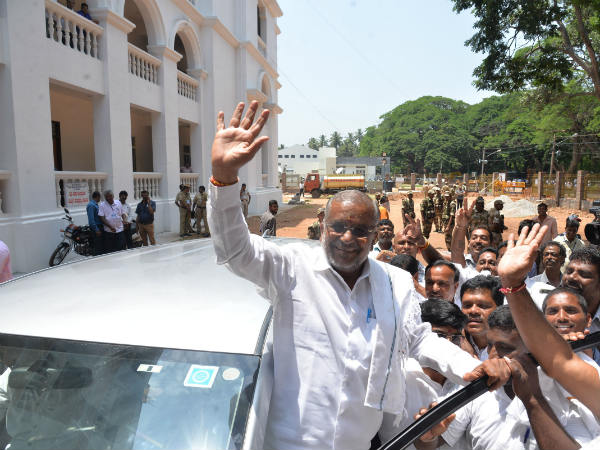 ಸಿದ್ದುಗೆ 'ಕೈ'ಕೊಟ್ಟ ಚಾಮುಂಡೇಶ್ವರಿ