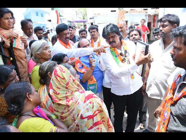 ಮತದಾರರು ಸ್ವೀಕರಿಸುತ್ತಿದ್ದಾರೆಯೇ?