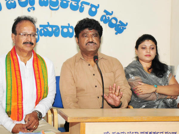 ಬಿಜೆಪಿ ಅಭ್ಯರ್ಥಿ ಪರ ಪ್ರಚಾರ