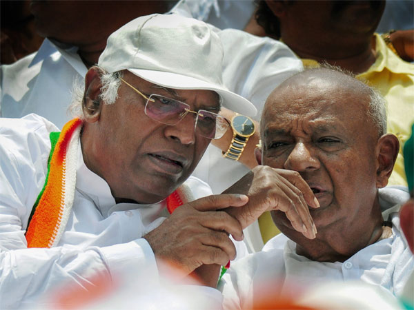 ದೇವೇಗೌಡರ ಜೊತೆ ಸಮಾಲೋಚನೆ