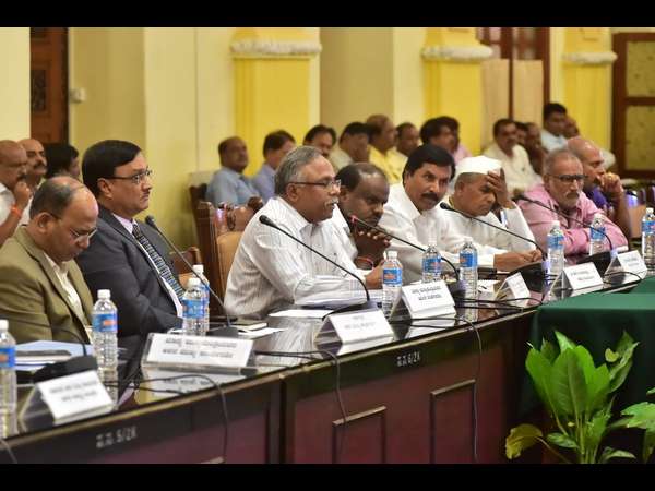 ಆರನೇ ವೇತನ ಆಯೋಗ ಶಿಫಾರಸ್ಸಿಗೆ 17 ಸಾವಿರ ಕೋಟಿ