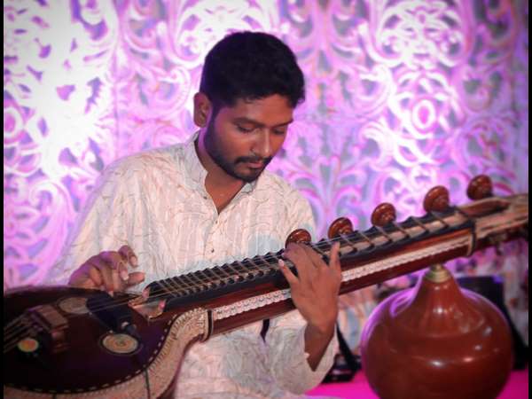ಸಾವಿರವಲ್ಲ, ಲಕ್ಷಾಂತರ ಅಭಿಮಾನಿಗಳು