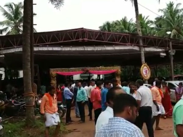 ರಕ್ತಚಂದನ- ಶ್ರೀಗಂಧದ ಗಿಡ ಕೂಡ ನೀಡಲಾಯಿತು