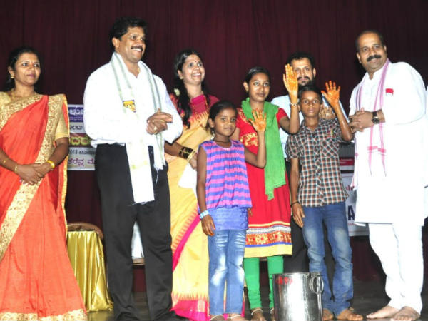 ಢಿಫರೆಂಟ್ ಹೇರ್ ಸ್ಟೈಲ್