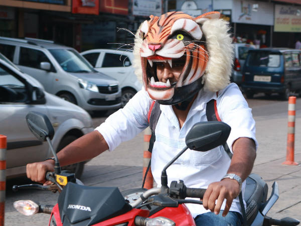 ಟ್ರೆಂಡ್ ಸೆಟ್ಟರ್ ಆಕಾಂಕ್ಷ್