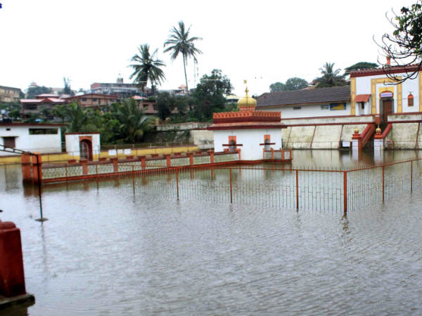 ಕಲ್ಯಾಣಿ ತುಂಬಿ ಹರಿಯುತ್ತಿದೆ