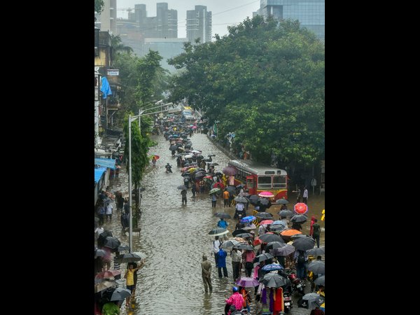 ಜನಸಾಗರ ಎಂದರೆ ಇದೇ ಇರಬೇಕು