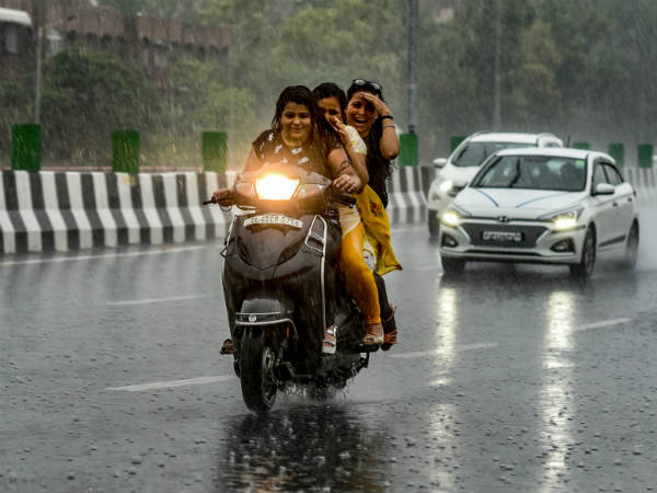 ಹಲವು ಪ್ರದೇಶಗಳು ಜಲಾವೃತ