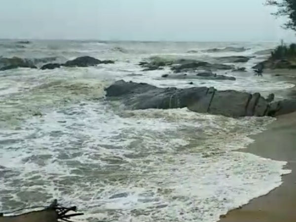 Sea Erosion in Mangaluru beaches intensifies Sea Erosion in Mangaluru beaches intensifies