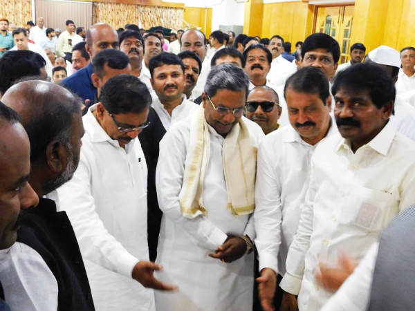 ಲಿಂಗಾಯಿತರು ಕಾರಣ