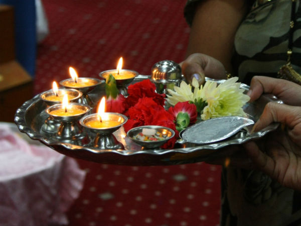 ಕೆಂಪು ಹೂವಿನ ಆರಾಧನೆ ಬಹಳ ಶ್ರೇಷ್ಠ