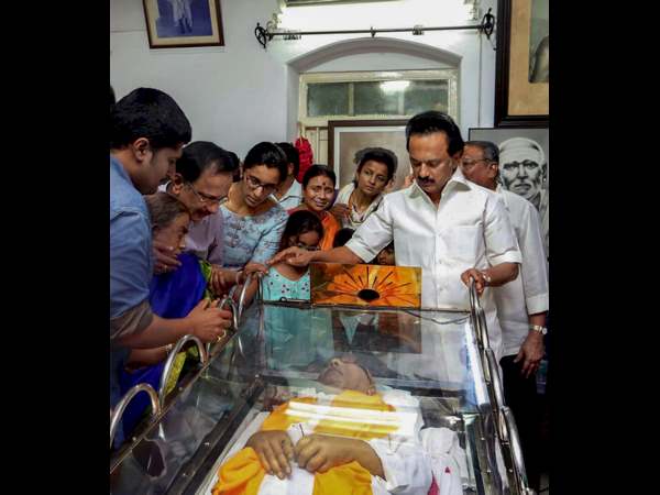 ಎರಡೇ ವರ್ಷದಲ್ಲಿ ತಮಿಳು ರಾಜಕೀಯದಲ್ಲಿ ನಿರ್ವಾತ!
