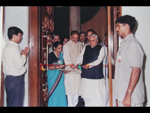 ವಿಚಾರ ಹಾಗೂ ನಡವಳಿಕೆ ಆದರ್ಶಪ್ರಾಯ