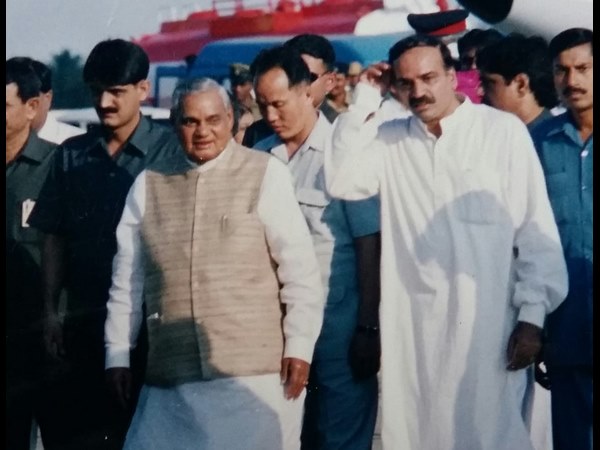 ಕೆಲಸ ಮಾಡುವ ಸದವಾಕಾಶ