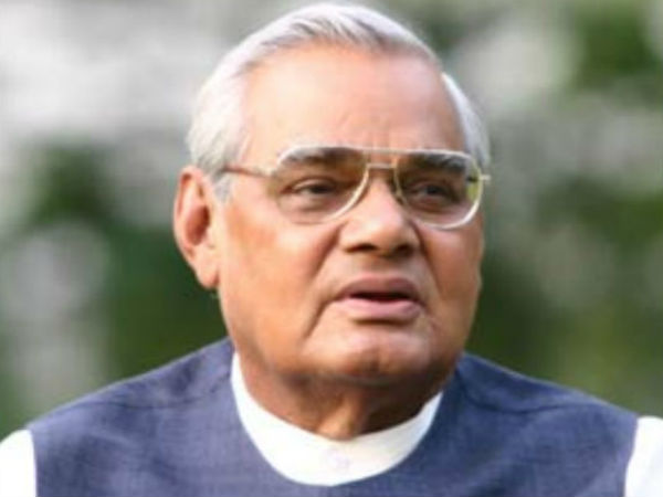 ಇಪ್ಪತ್ತೈದು ಸಾವಿರ ರುಪಾಯಿ ಕೊಟ್ಟರು