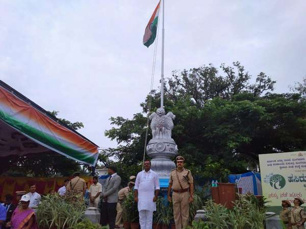 ಮಂಗಳೂರಿನಲ್ಲಿ ಸಾಂಕೇತಿಕವಾಗಿ ನಡೆದ ಆಚರಣೆ