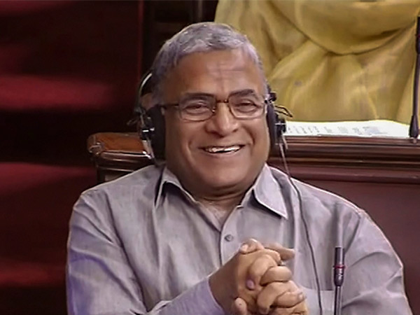 ಮಾಧ್ಯಮ ಸಲಹೆಗಾರರಾಗಿ ಕೆಲಸ ಮಾಡಿದ್ದರು
