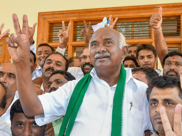 ಕಾಂಗ್ರೆಸ್ ನಿರ್ಲಕ್ಷ್ಯಕ್ಕೆ ಸಿಡಿದೆದ್ದ ಹಳ್ಳಿ ಹಕ್ಕಿ