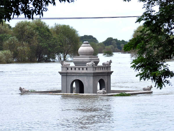 ಮುಳುಗಿದ ಜಮೀನುಗಳು