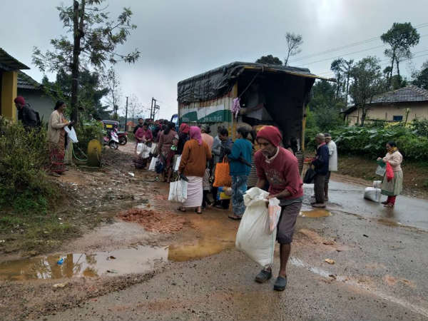 ಆಹಾರ ಕಿಟ್ಗಳ ವಿತರಣೆ