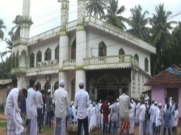 ಮುಸ್ಲಿಮರೂ ಆಚರಿಸುತ್ತಾರೆ