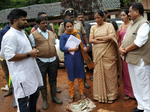 ಪ್ರವಾಹ ಪೀಡಿತ ಸ್ಥಳಗಳಿಗೆ ಕರೆದುಕೊಂಡು ಹೋಗಲು ಇಚ್ಚಿಸಿದ್ದ ಮಹೇಶ್