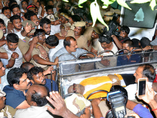ಪಾರ್ಥಿವ ಶರೀರ ರಾಜಾಜಿ ಹಾಲ್ನಲ್ಲಿ ಇರಿಸಲಾಗಿದೆ