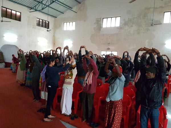 ಸಂತ್ರಸ್ತರಿಗೆ ಯೋಗಾಭ್ಯಾಸ
